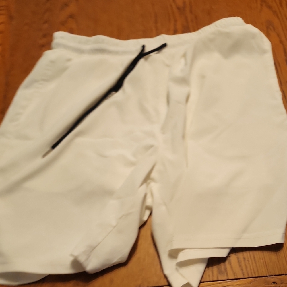 Mens Shorts - Picture 3 of 4